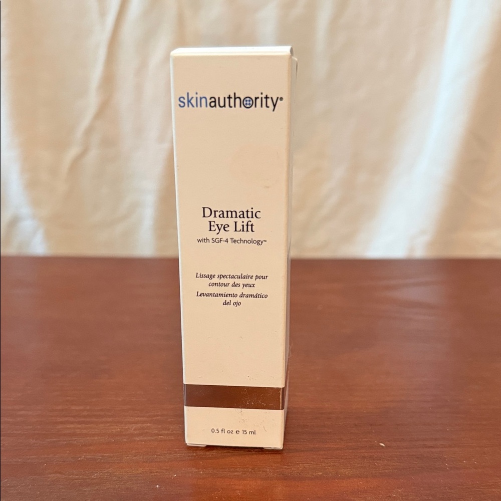 Dramatic Eye Lift - White